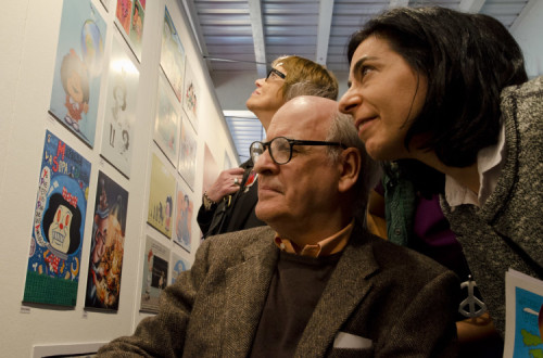 “[Teresa] Parodi [ministra da Cultura da Argentina em 2014] percorreu com Quino a exposição de homenagem aos 50 anos de Mafalda”, Ministério da Cultura da Argentina, foto licenciada sob CC BY-SA 2.0