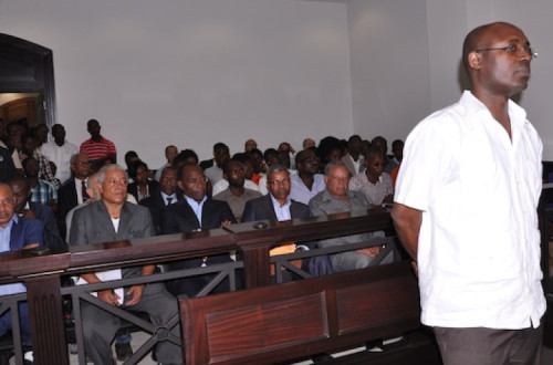 Rafael Marques na abertura do julgamento. Foto de Maka Angola