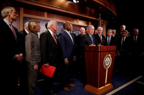 Senadores republicanos dos EUA na aprovação da reforma fiscal