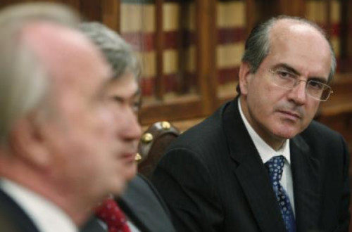 Pinto Balsemão, aqui a apresentar o livro de João Rendeiro, era um dos acionistas e membro dos órgãos sociais do BPP - Foto Tiago Petinga/Lusa (arquivo)