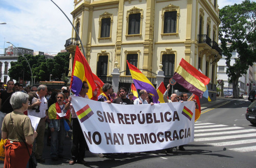 Nunca se deve esquecer que Franco morreu na cama, mas a ditadura morreu na rua. Foto de Matapardo