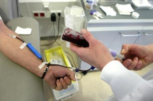 O Bloco denuncia: faltam trabalhadores, há sessões de recolha de sangue canceladas, mas o Instituto do Sangue não muda de atuação e continua a usar a precariedade