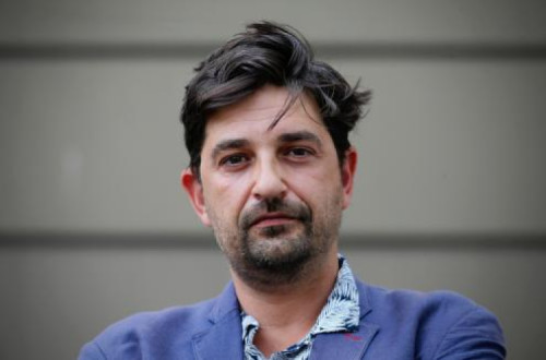 Tiago Rodrigues durante o ensaio da peça "Catarina e a beleza de matar fascistas", no Centro Cultural de Vila Flor, em Guimarães, 17 de setembro de 2020 – Foto de José Coelho/Lusa