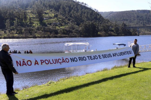 "Não à poluição no rio Tejo e seus afluentes". Fonte: Movimento proTejo.