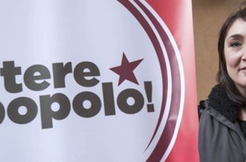 Viola Carofalo é porta-voz do Potere al Popolo. Haverá eleições em Itália no próximo dia 4 de março.