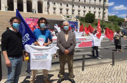 Médicos, enfermeiros e todos os profissionais de saúde criticam a decisão e denunciam as “desigualdades” - foto esquerda.net