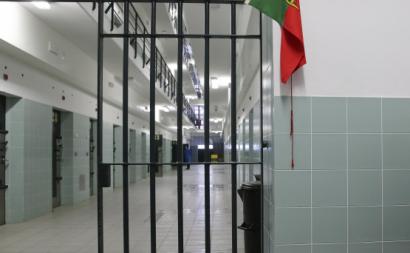 Os 21 migrantes estão detidos no Estabelecimento Prisional do Linhó por "falta de espaço" nos centros do SEF.