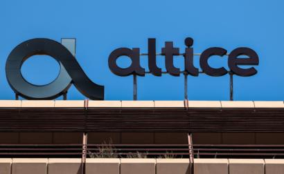 Logotipo da Altice no edificio da Altice em Lisboa.