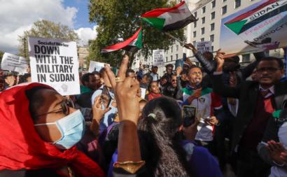 Manifestação de apoio ao povo do Sudão em Londres. Foto de Steve Eason/Flickr.