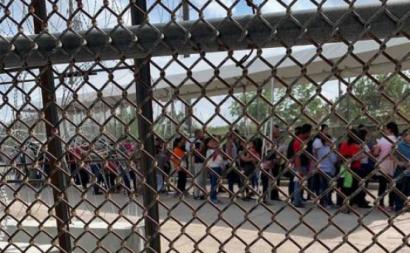 Crianças migrantes da América Central estão a ser expulsas dos EUA para o México