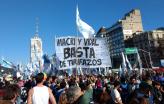 Manifestação contra os aumentos de tarifas promovidos por Macri. Foto de Banfield.
