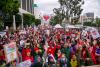 Concentração dos trabalhadores não docentes de Los Angeles no primeiro dia da greve. Foto de  SEIU Local 99.