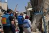 Funcionários da UNRWA inspecionam instalações da agência destruídas em  Khan Younis