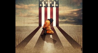 Prisioneiro de Guantanamo e bandeira dos EUA