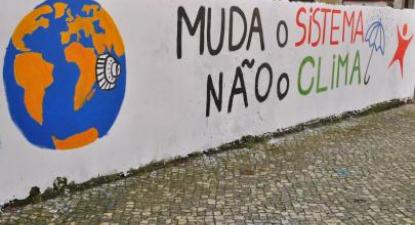 Mural sobre alterações climáticas na praia do Furadouro (Ovar, Aveiro)