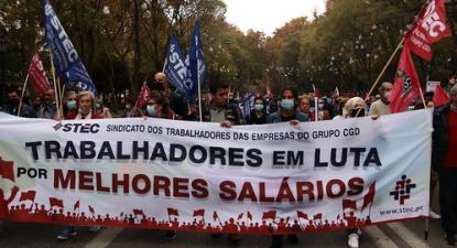 Trabalhadores do Grupo Caixa em protesto. Foto da CGTP.