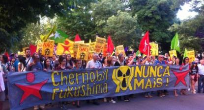 “Chernobyl Fukushima nunca mais”, manifestação em Cáceres pelo encerramento da central de Almaraz, junho de 2016 