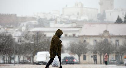Neve em Estremoz, janeiro de 2021. Foto de Nuno Veiga, Lusa [arquivo]. 