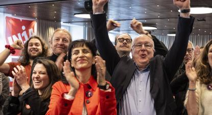 Apoiantes da criação do 13º mês para os pensionistas festejam a vitória no referendo na Suíça. Foto de @AlbLeVert/Twitter.
