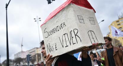 Manifestação "Casa para Viver" em abril em Lisboa.