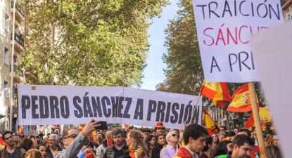 Extrema-direita pede a prisão do líder do PSOE na manifestação deste domingo em Madrid.