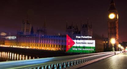 Bandeira da Palestina projetada no Parlamento britânico
