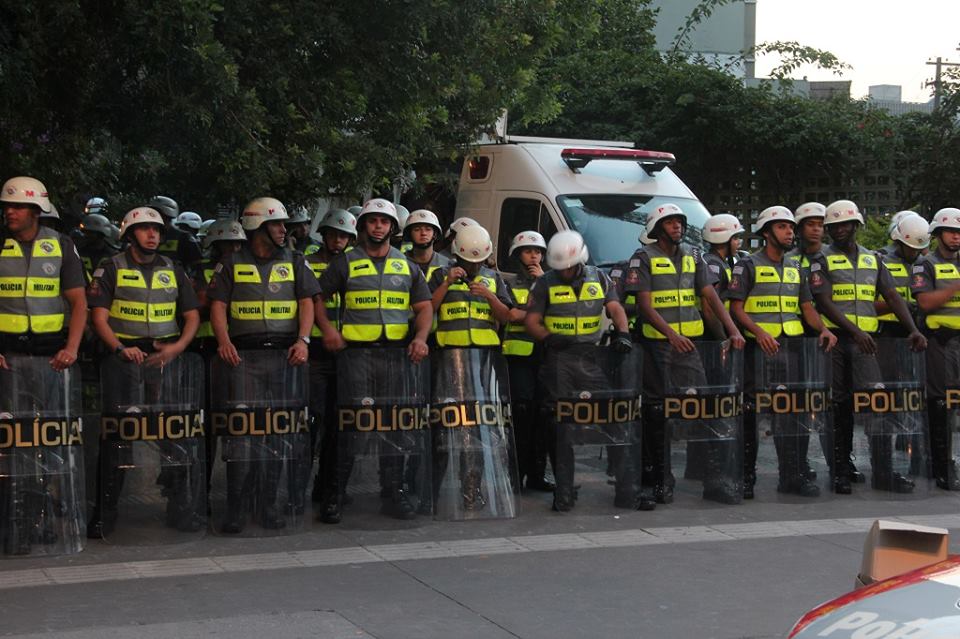 Cerca de 2 mil milhões de reais foram investidos em segurança, na compra de armamentos, equipamentos de vigilância e treinamentos. Foto de Comité Popular da Copa de São Paulo