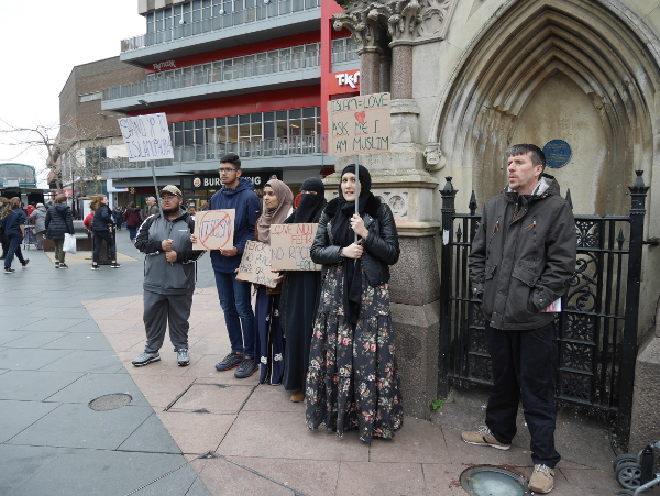 Contra o racismo e a xenofobia no centro de Leicester – Foto de Nuno Pinheiro