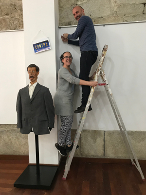 Boneco do contra-informação