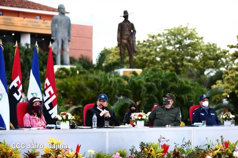 Daniel Ortega e Rosario Murillo, na comemoração do 41º aniversário da revolução sandinista - Foto tomada de el19digital