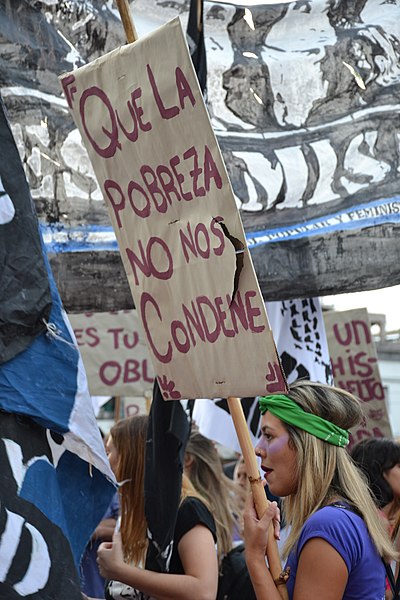 No final do terceiro trimestre a taxa de pobreza será de 36,7% e a de pobreza extrema de 8,3 (16.500.000 milhões de pobres e 3.700.000 de pessoas extremamente pobres). Foto de Nilopiensesparana