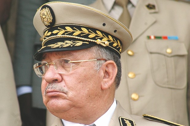O general Gaïd Salah, chefe do Estado Maior do Exército