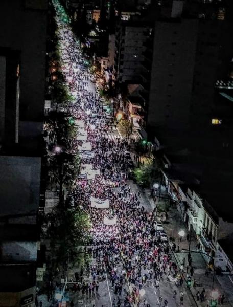 Manifestação feminista em La Plata, durante o 34º Encontro.