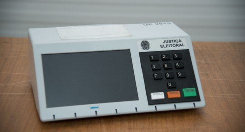 A urna eletrónica do Brasil. Bolsonaro diz que não é segura e quer voto manual. Foto de Lucas Nascimento - ASCOM TRE-TO