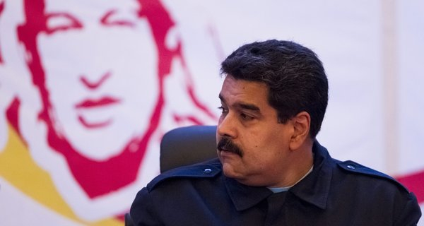 Para esta resposta ao “Apelo Internacional urgente para deter a escalada de violência na Venezuela”, os subscritores desse apelo sofrem da “ótica de intelectuais propensos a descrever 'défice' democrático nestas latitudes, sempre a partir de concepções eurocêntricas e consideradas 'universais? sobre o que deve ser democrático”