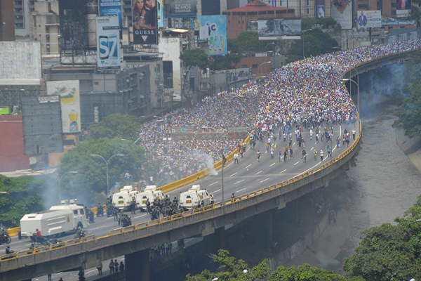 Venezuela: Manifestação da MUD em 19 de abril e barreira da FANB